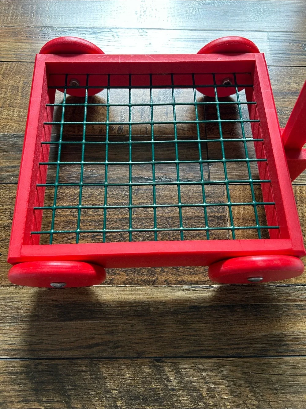 Duncraft Red Seed Block Wagon Bird Feeder